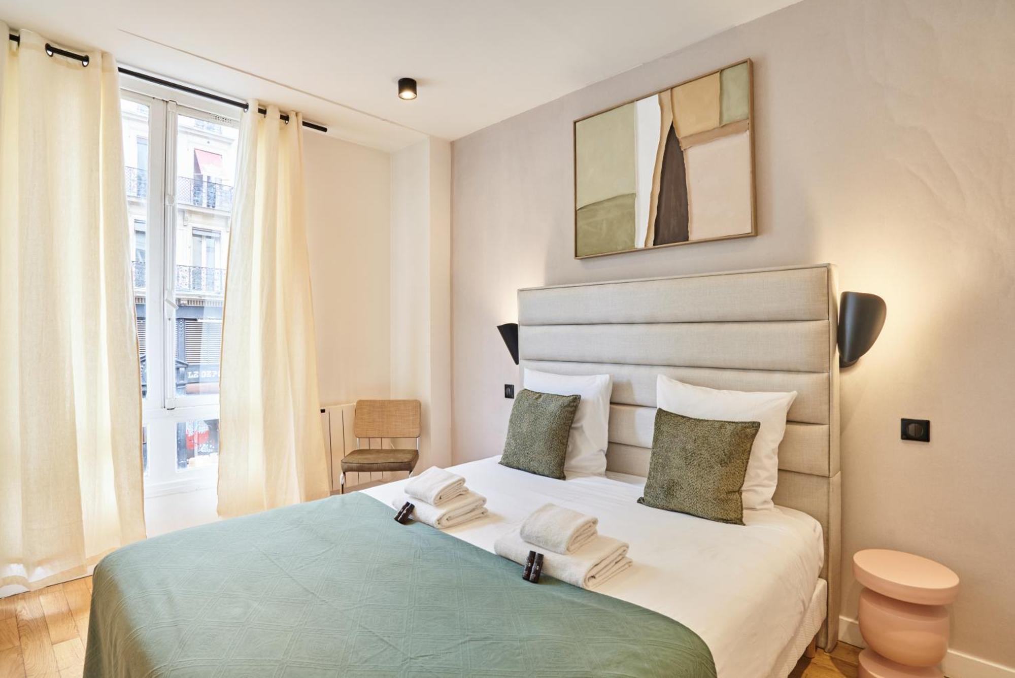 Apartment Center Of By Prestige Paris